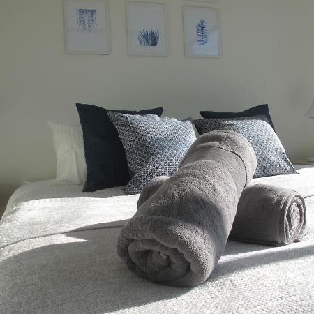Modern 3 Bedroom Apt With Free Parking, Netflix, Wifi & Welcome Wine By Bnb Pro Melbourne Exterior foto