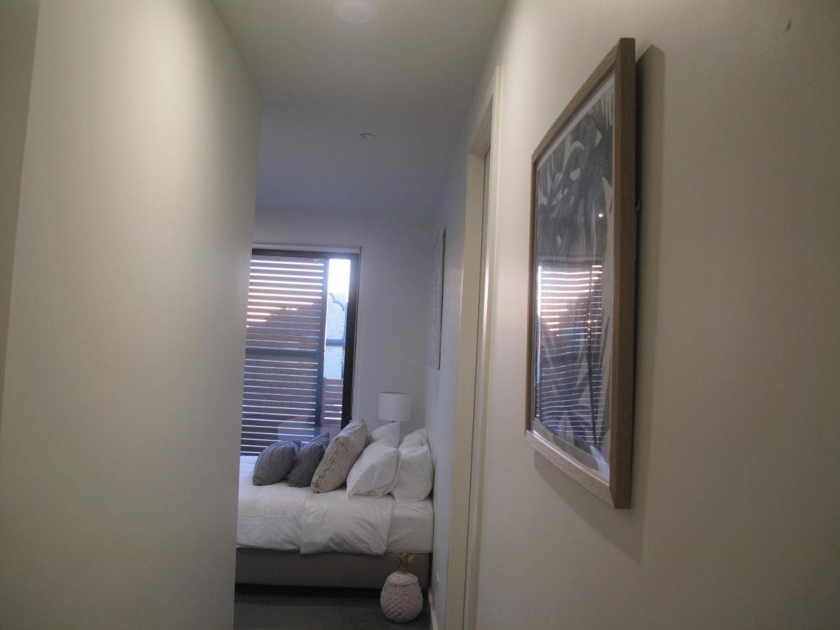 Modern 3 Bedroom Apt With Free Parking, Netflix, Wifi & Welcome Wine By Bnb Pro Melbourne Exterior foto