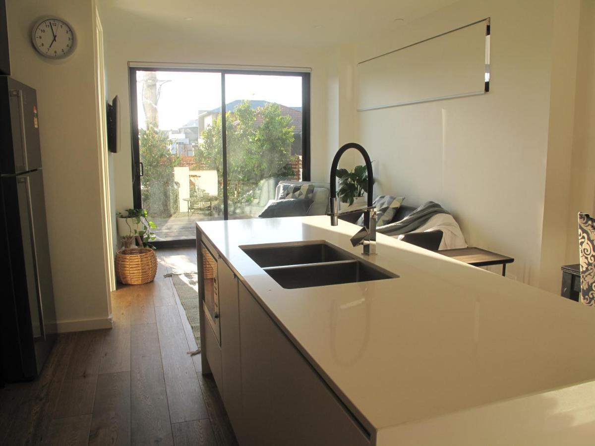 Modern 3 Bedroom Apt With Free Parking, Netflix, Wifi & Welcome Wine By Bnb Pro Melbourne Exterior foto